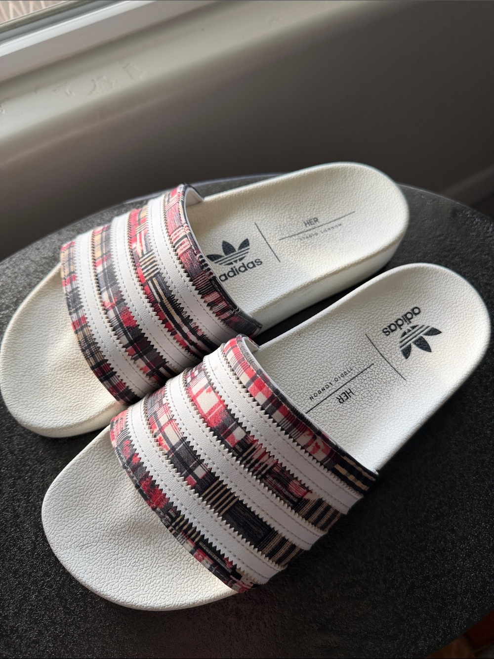 adidas Women's White Slides with Red and Black Patterned Strap